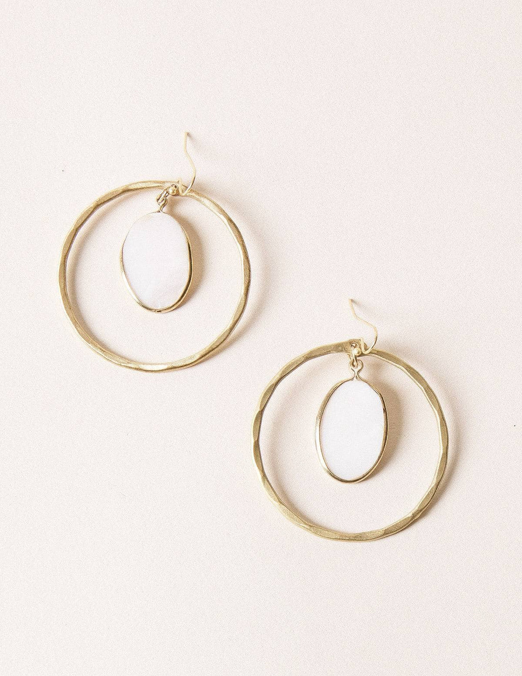 Fair Trade Mother Of Pearl Disc Earrings — Sivana 0357